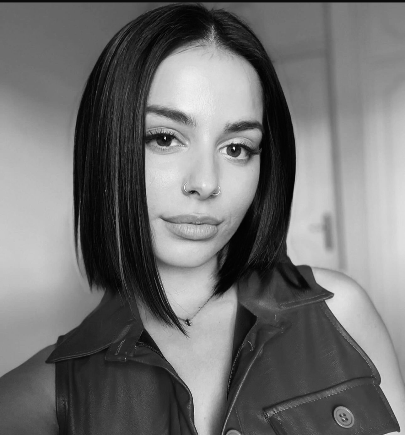 Signature sharp bob haircut by Giannis Karaolis, Paphos